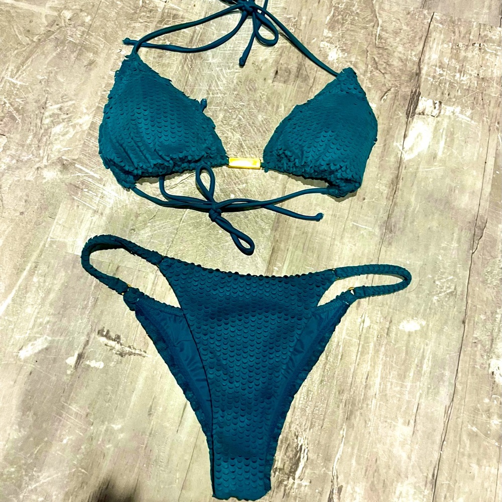 Vix Scales Bikini in the color seaside